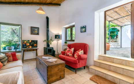 Entrance from patio to living area